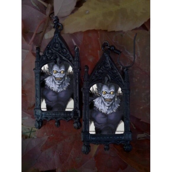 Death Note Earrings - Ryuk - L - Japanese Manga Anime Comic Book Jewelry - Picture 1 of 1